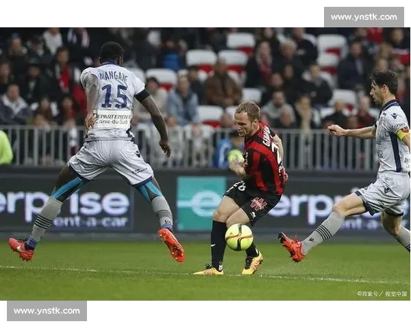 兰斯与阿雅克肖激战连连精彩纷呈 法甲赛场强强对决引发热议 兰斯与阿雅克肖激战连连精彩纷呈 法甲赛场强强对决引发热议
